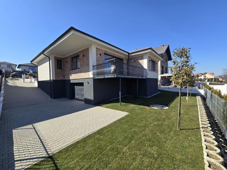 Casa la cheie 4 camere,garaj 60mp.,500mp teren,0%comision - 1