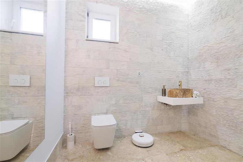 Casa premium de vanzare – Oradea, Strada Colinelor | 300 mp utili | 5 camere | t - 14