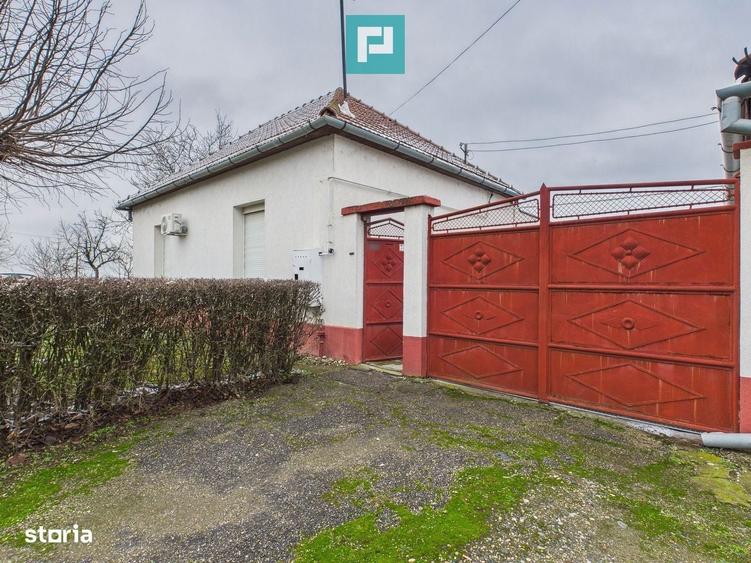 Casa cu 2 corpuri si 5 camere in Livada - 15