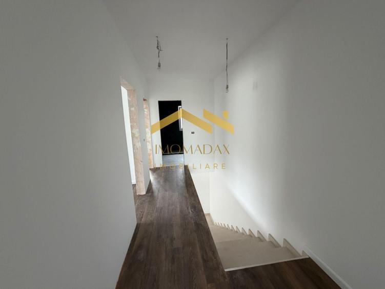 Duplex cu 4 camere cu Canalizare în Bucovăț (Remetea Mare)