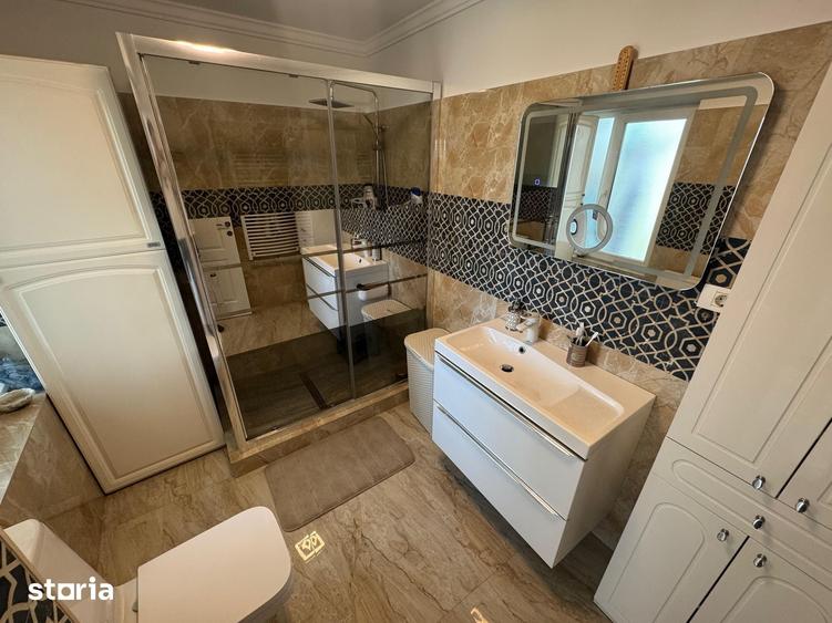 Casă cu 4 camere cu Teren 290 Mp în Central