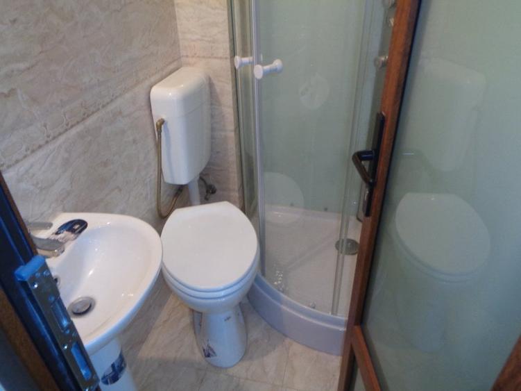 Apartament 3 camere, Centru, etaj 2, mobilat, centrala - 14