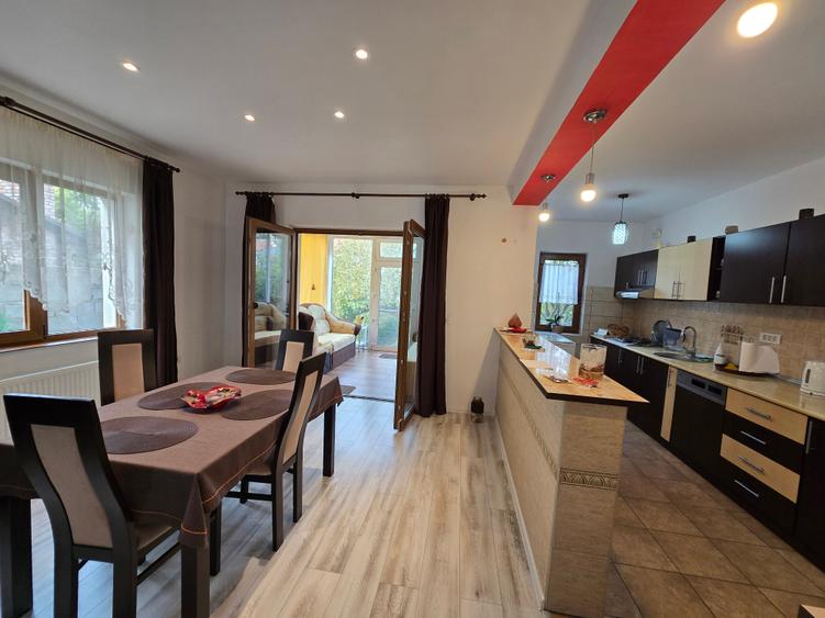 O casa spatioasa  cu 5 camere in Cartier Europa - 19