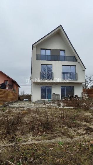 Duplex semifinisat de vânzare - Teren 696- Cartierul Dambul Rotund