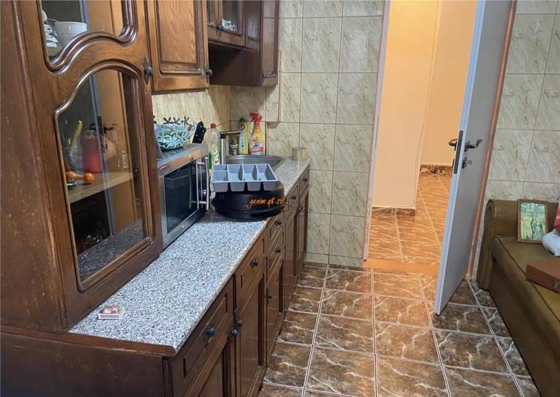 Apartament 2 camere , zona centrala - Scoala nr 10,etaj 2/8 - 15