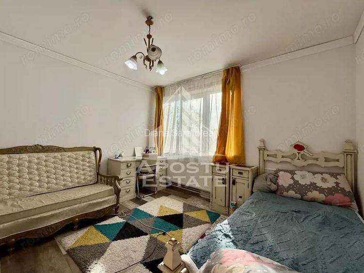 Apartament 2 camere, boxa in curte, centrala proprie, zona centrala