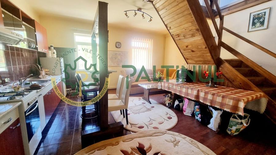 Casă de vânzare în Cisnădioara, curte mare și vedere spre munte - 5