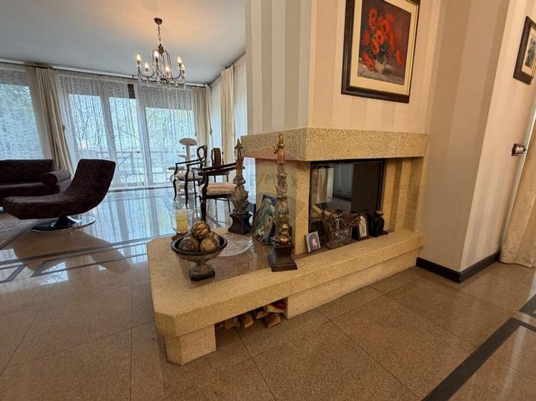 De vanzare Casă / Vilă cu 9 camere la lac cu piscina - 9