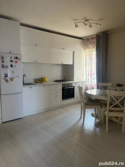 vand apartament cu 2camere - 4