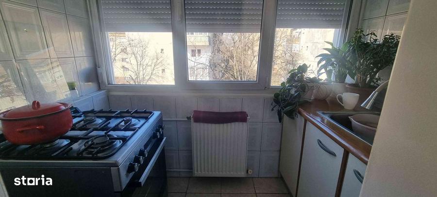 PB ,52 mp, et 3/4, Pia?a Rogerius, mobilat - 4