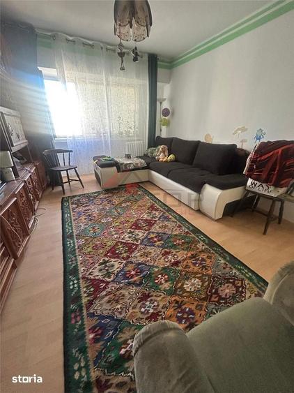 3 camere, etaj 5, bloc din 1982 zona Dacia - 2