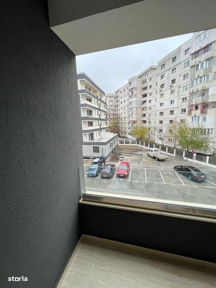 Inchiriem un studio de 45 mp, zona Micro 17( bloc ROKA), etaj 2. - 4