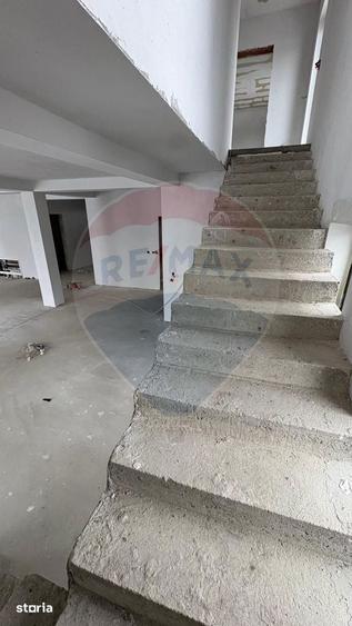 Casa noua, premium, cu panorama superba asupra ora?ului - 4