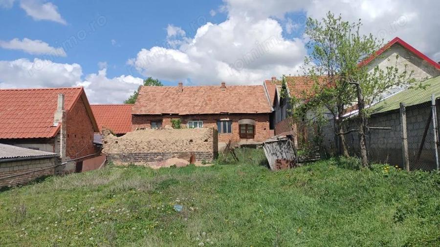 Vand casa ?i teren intravilan in comuna Tarnova, jud.Cara?-Severin, suprafata utila de 1032 mp. - 4