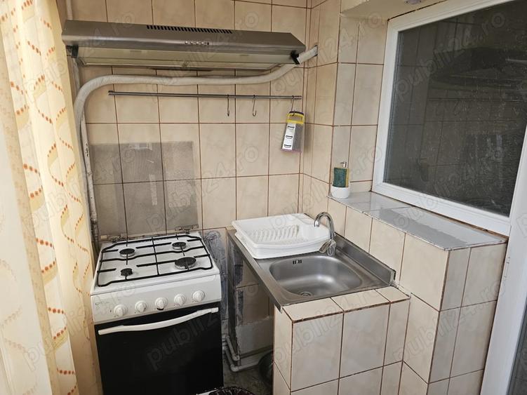 Vand apartament cu 2 camere , transformat in 3 - 4