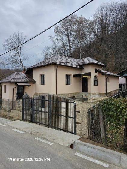 Casa modernizata in Campulung Muscel,padure proprie, toate utilitatile - 1
