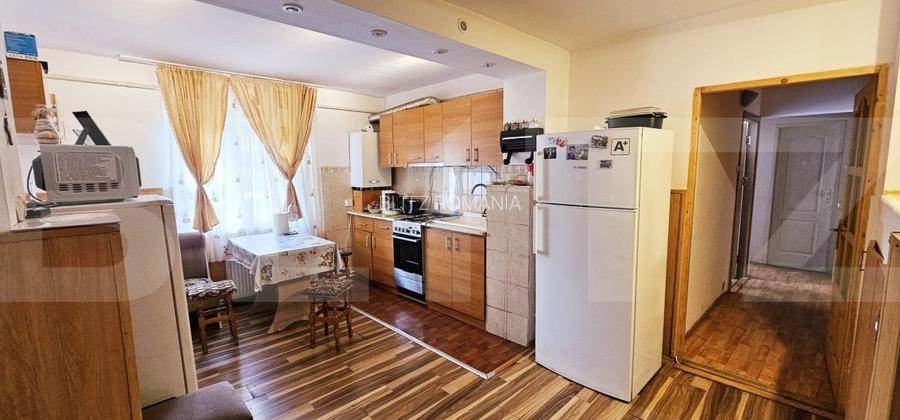 Apartament de vanzare, cu 3 camere, decomandat, 68mp, parter inalt