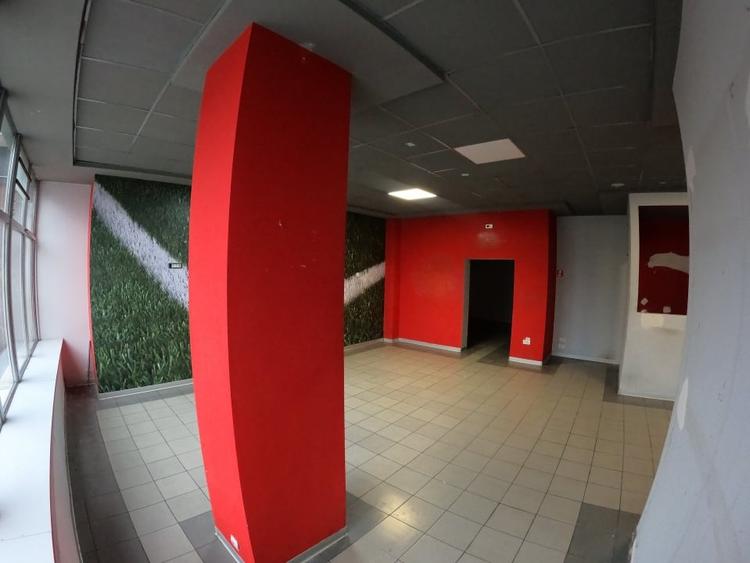 Spatiu Comercial Premium in Centru – Fatada din Sticla - 6