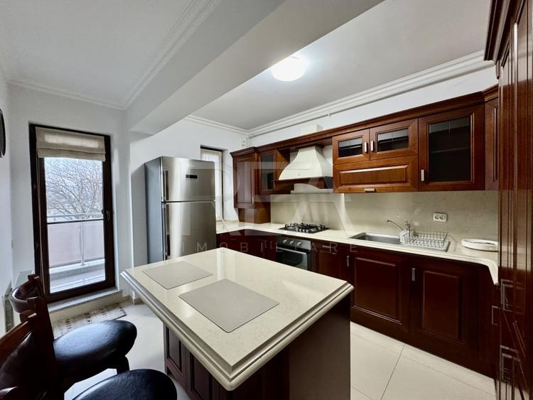 3 camere cu loc de parcare la 10 min Metrou P-ta Victoriei - 10