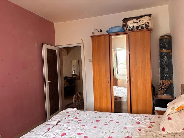 Apartament cu 2 camere decomandat în 1 Decembrie