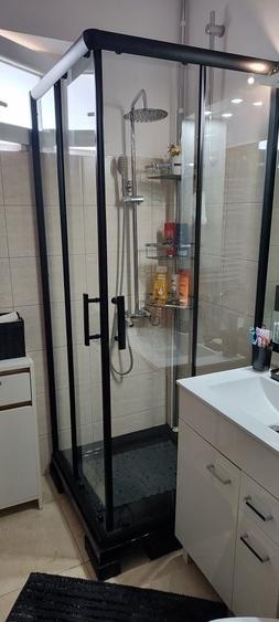 Apartament cu 3 camere semidecomandat în Bragadiru