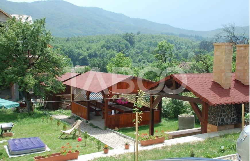 Pensiune 13 camere 16 bai sauna piscina si teren 1565 mp Cisnadioara - 2