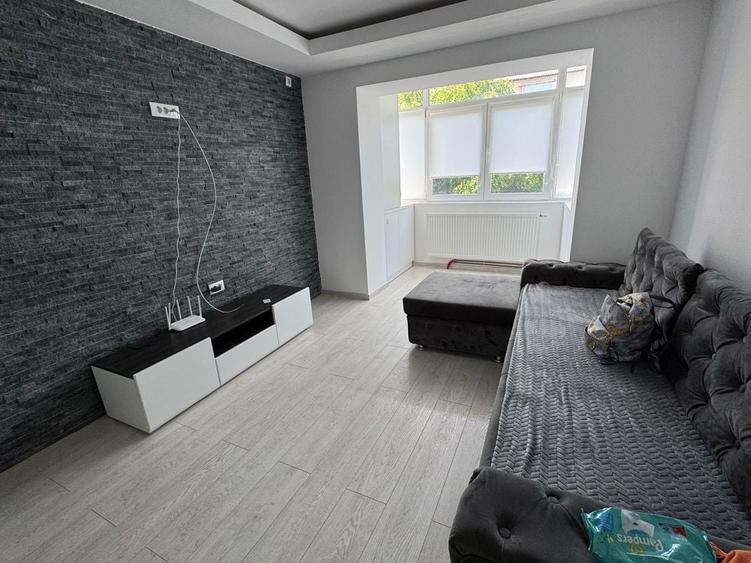 Inchiriez apartament M9 - 5