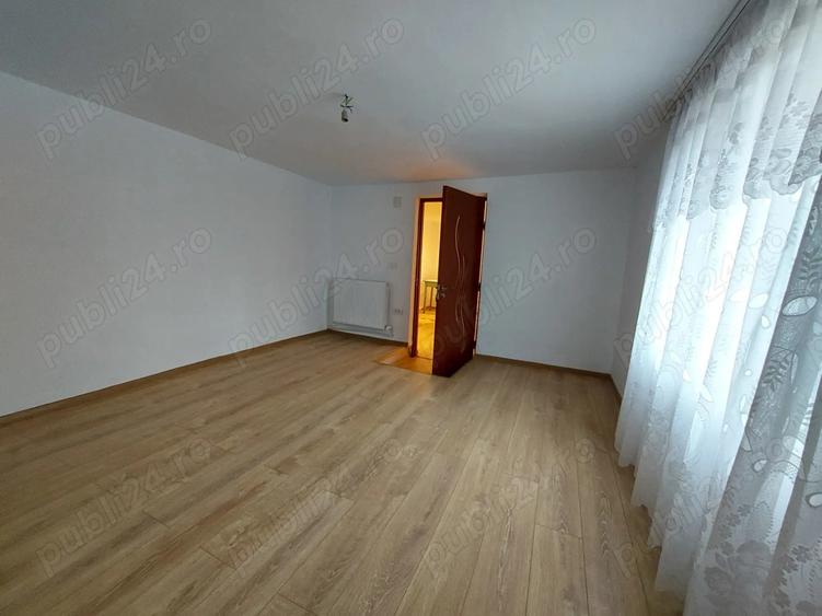 Vand sau schimb cu apartament, casa in Magura, Bacau - 2