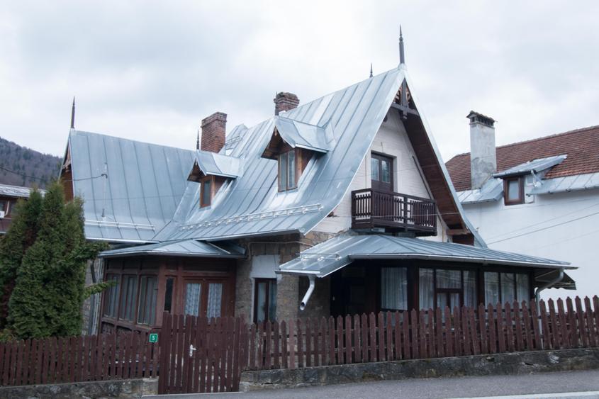 Vila Viorica Kogalniceanu - monument istoric de vanzare central Sinaia - 5