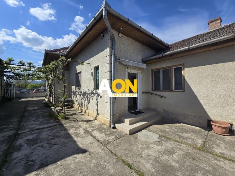 Casa Individuala, 4 Camere 1500mp Teren, Partos - 1