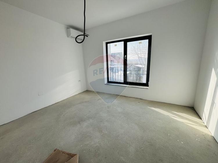 Vilă cu 4 camere de vânzare - 19