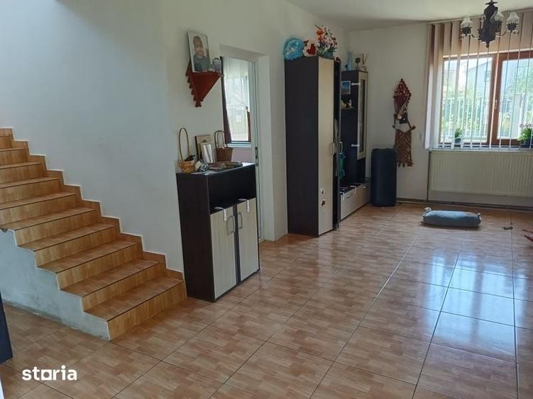 Casă cu 4 camere cu Teren 166 Mp în Valu lui Traian