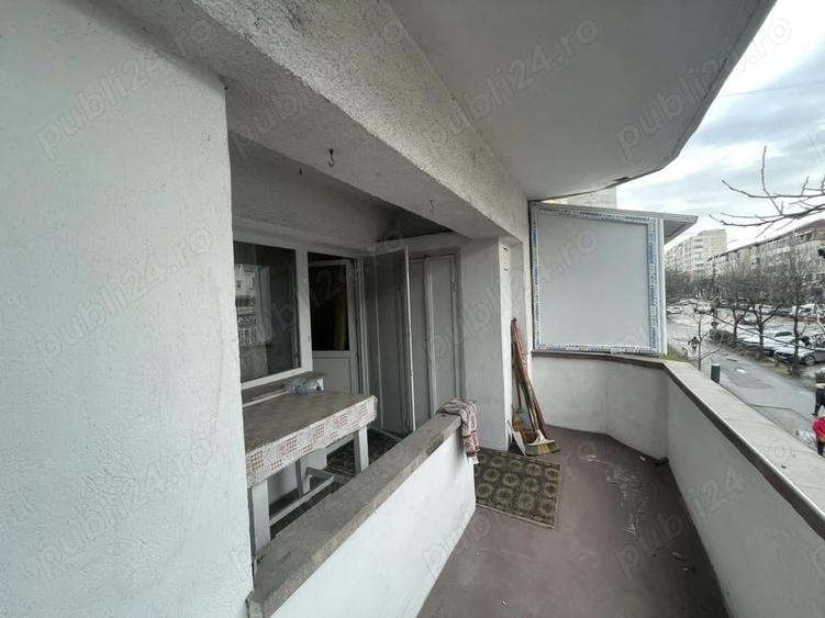 Traian, zona Ursus,2 camere decomandat,etaj 1,mobilat si utilat clasic,2, bai, balcon mare,250 euro - 4