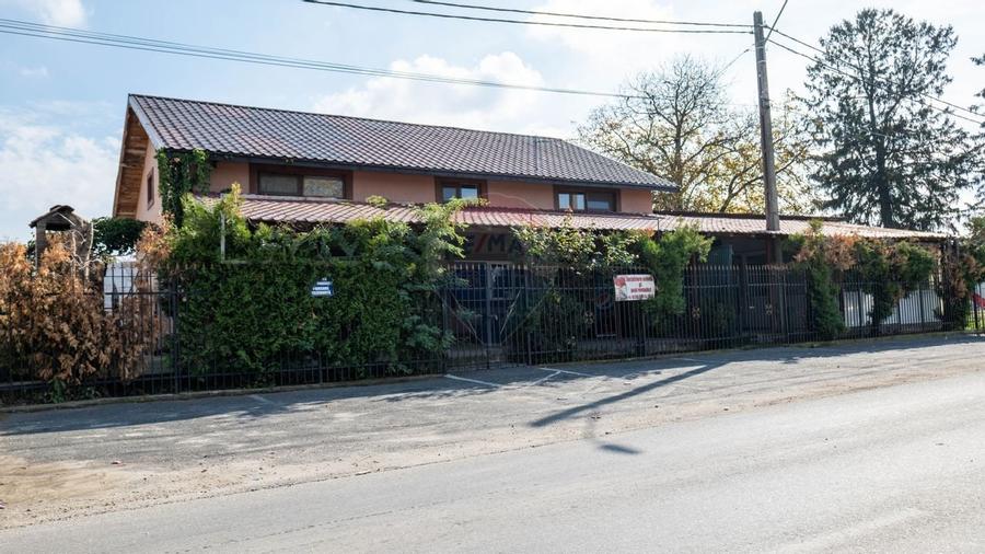 Vânzare imobil cu funcțiune mixtă casa si restaurant - Ungureni - DB - 1