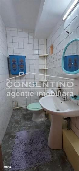 Se vinde imobil cu 4 camere, pe Unirii Sud , liber , cu 3 balcoane - 9