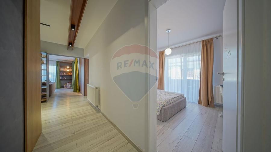 Vilă modernă, cu garaj, panouri și pompă de căldură, Cristian - 16