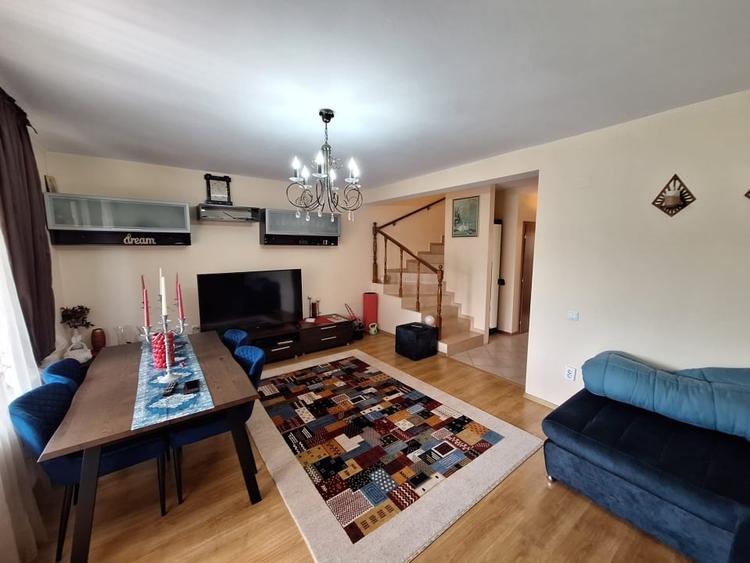 Casă de vânzare, P+1, 3 camere, 2 băi, 110mp, Zona Micești - 1