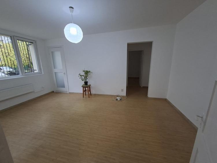 Obor,Mihai Bravu langa Primaria Sectorului 2 - 6