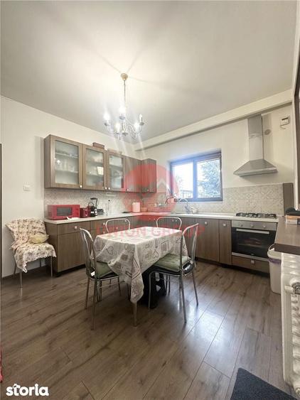 Casa Spatioasa cu Teren de 1000 mp | Poiana - 15