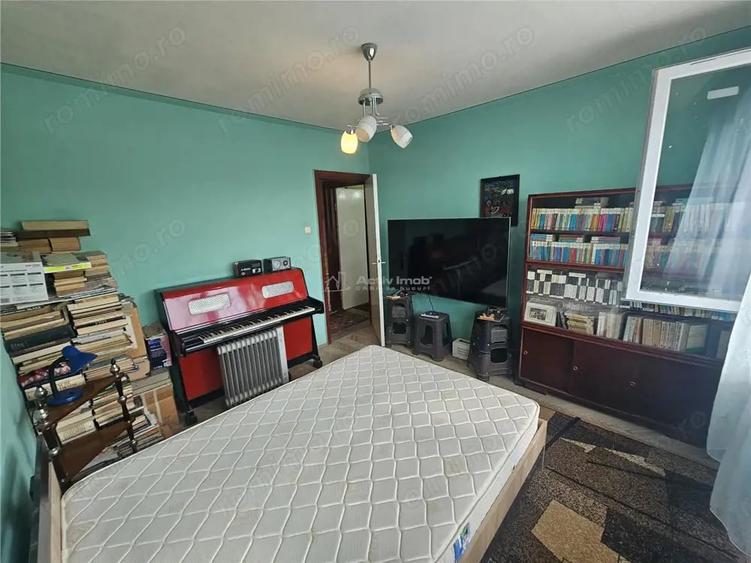 Apartament cu 2 camere semidecomandat în Micro I