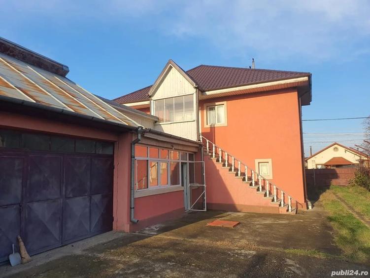 Vila frumoasa spre vanzare 9 camere - 2