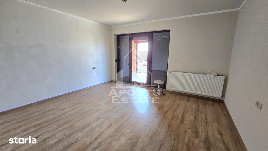 Casă cu 5 camere cu Teren 350 Mp în Ghiroda