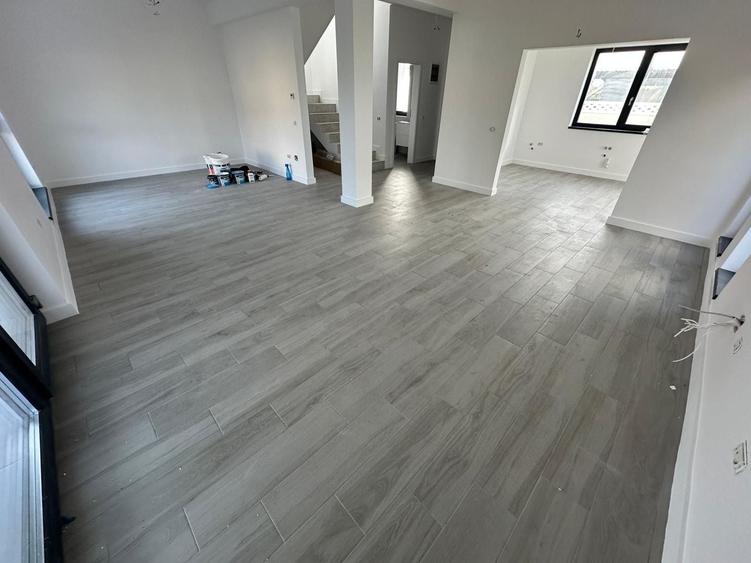 CASA SINGULARA, TOATE UTILITATILE, 4 CAMERE, TEREN 400 MP, COMISION 0% - 3