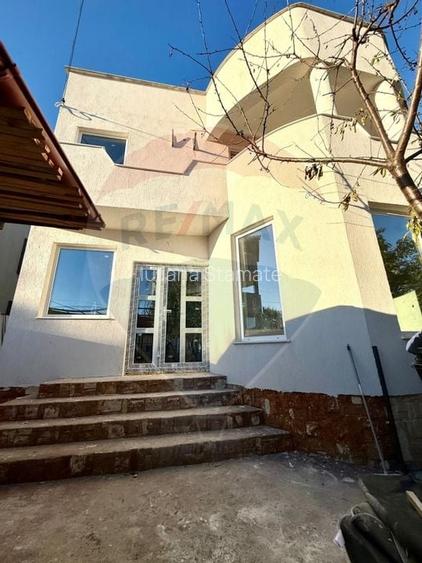 Casa de vanzare in Eforie Nord teren proprietate 300 mp