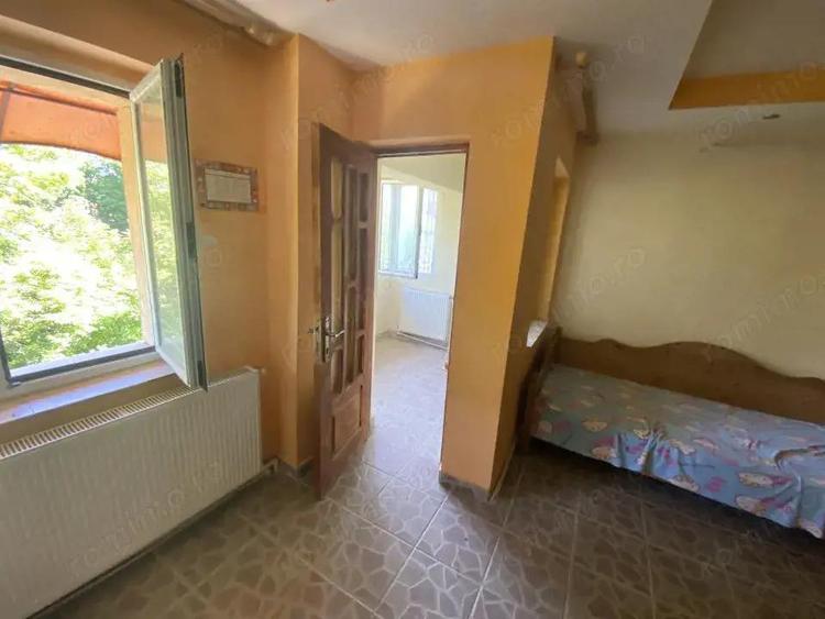 Apartament de 77mp , 3 camere decomandat et.2/4 langa Biserica mica ,Filiasi - 8