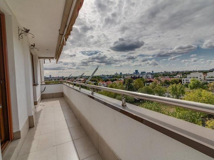 Apartament cu 3 camere semidecomandat, mobilat în Băneasa