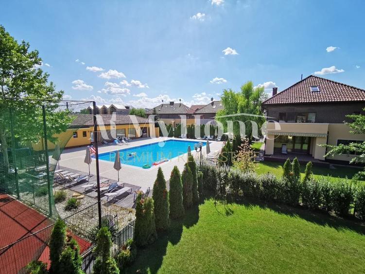 Duplex cu 6 camere cu Piscina în Iancu Nicolae