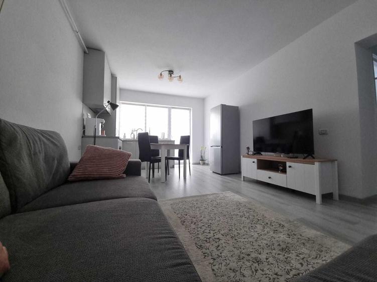Apartament cu 2 camere decomandat în Sânpetru