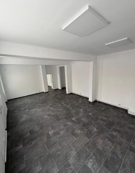 Spațiu comercial, de 100 mp, în Turnătorie