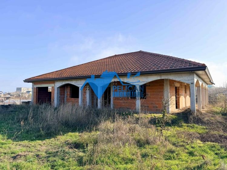Casă individuală cu 4 camere cu Garaj în Mahmudia